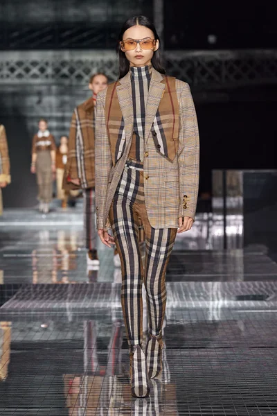 Look 46